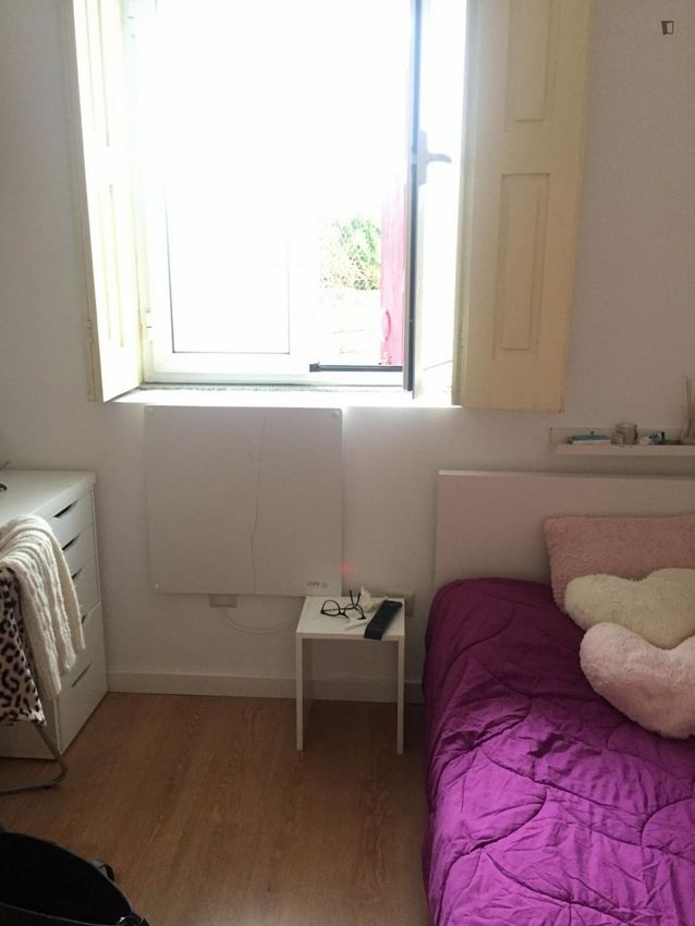 Imagem Quarto de quarto em Rua Coronel Almeida Valente