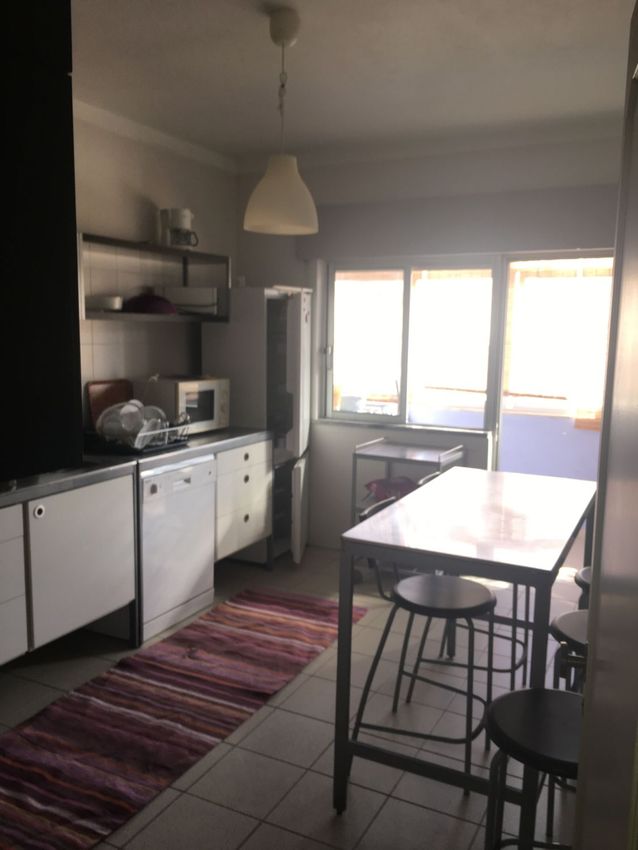 Imagem Cozinha de apartamento t2 em Rua do Pinheiro, 104