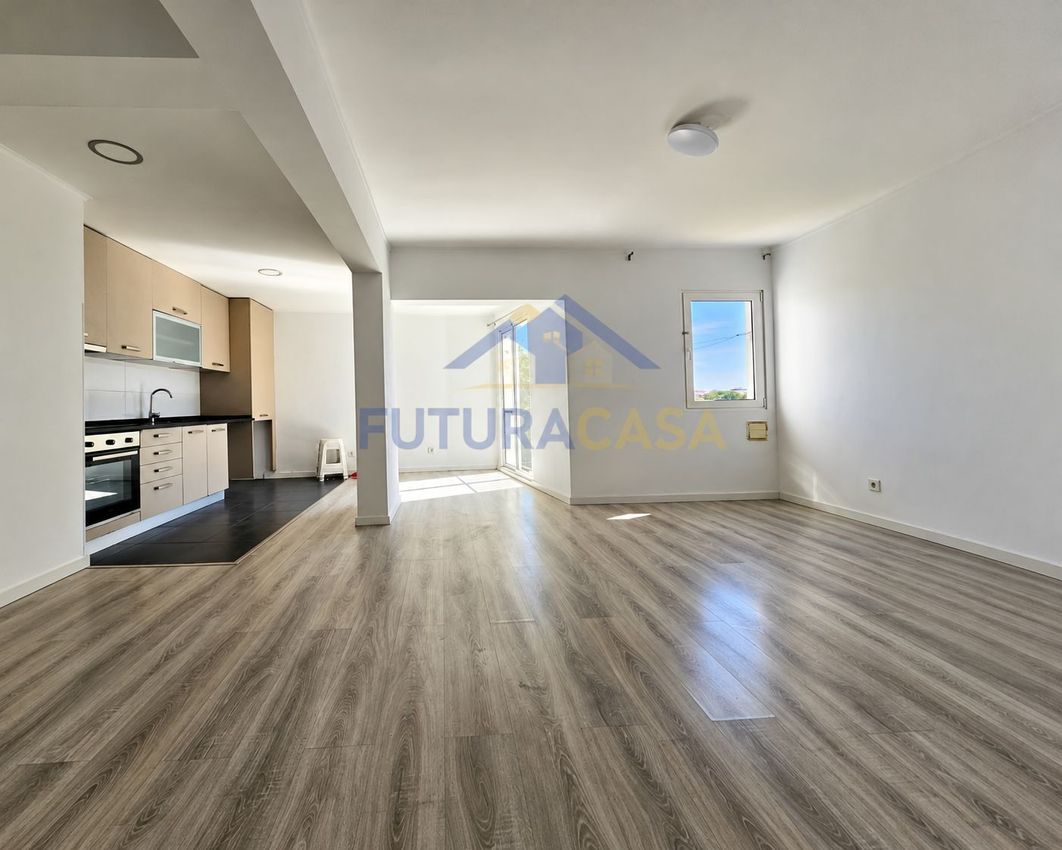 Зображення Кімната, квартира t2, Bairro Alfredo da Silva Bloco D, Alto do Seixalinhoo, 2
