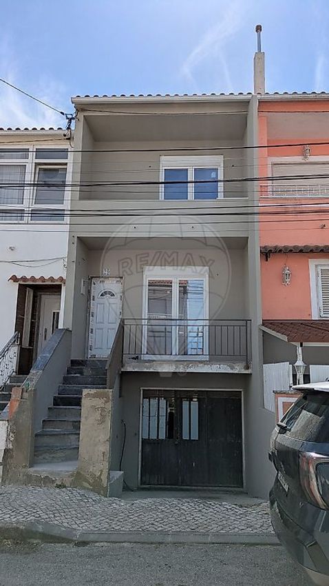 Imagem Vistas de  moradia independente em Vale de Milhaços