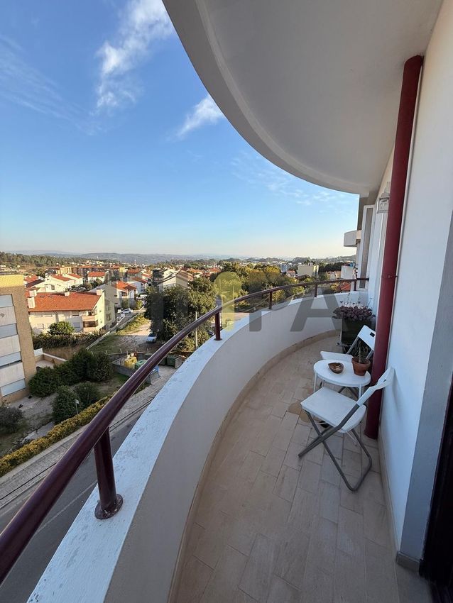 Imagem Varanda de apartamento t2 em Rua Dom Nuno Álvares Pereira