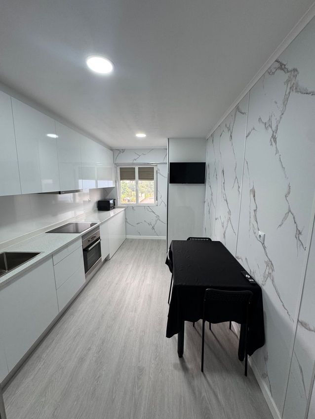 Imagem Cozinha de quarto em Rua Nuno Ferrari, 27