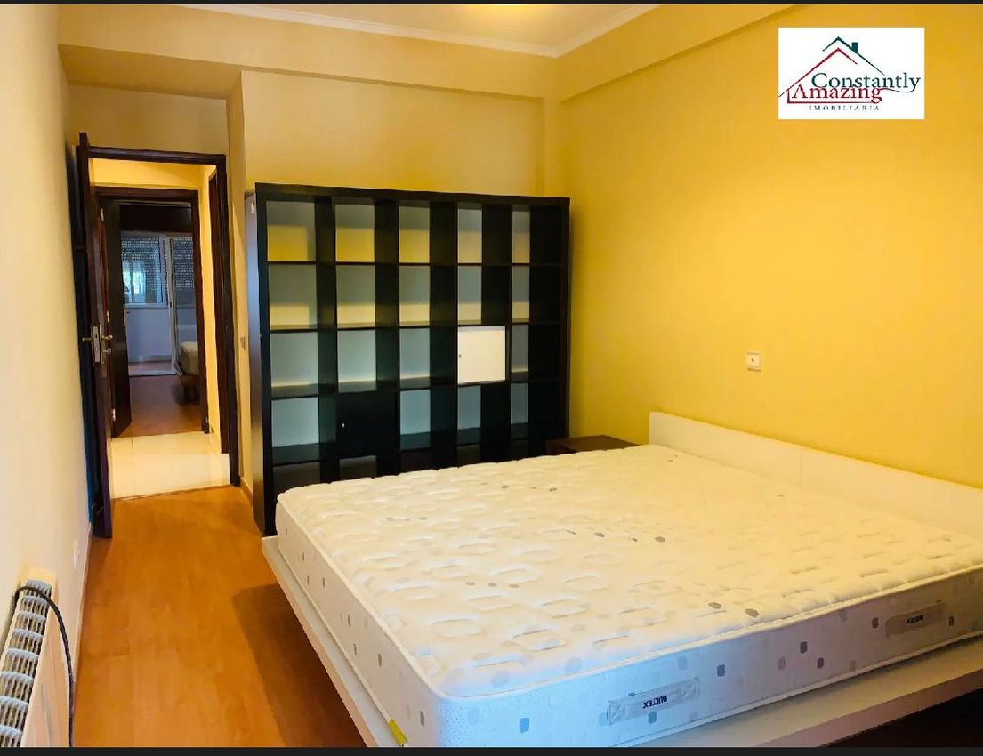Imagem Quarto de apartamento t4 em Rua Luís Manuel de Noronha, 2