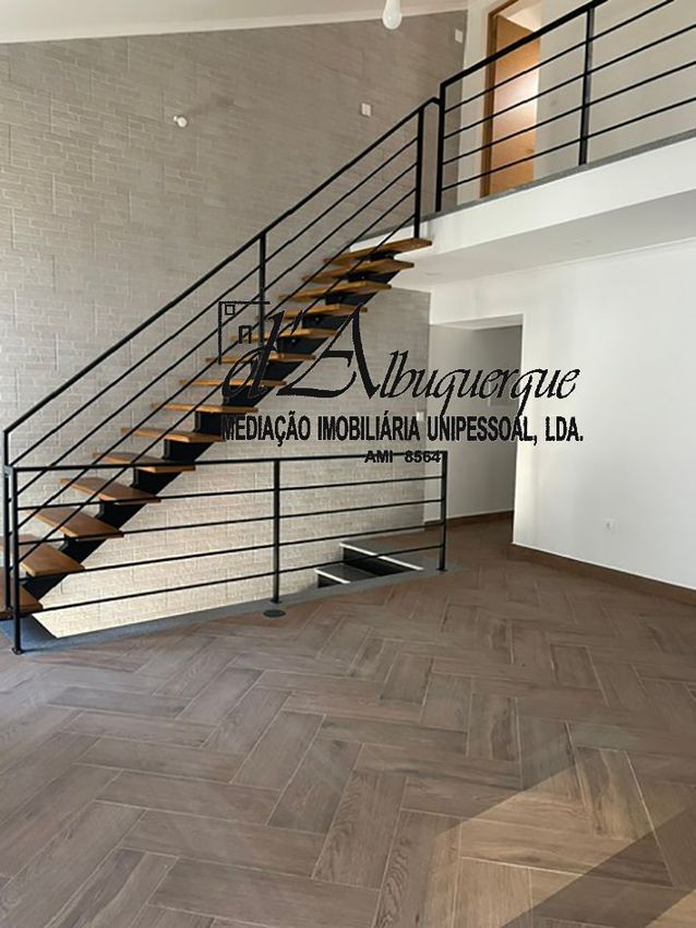 Imagem Sala de estar de duplex em Rua Mouzinho de Albuquerque