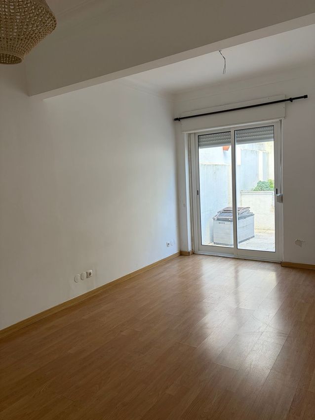 Imagem Sala de estar de apartamento t2 em Travessa dos Fornos, 13