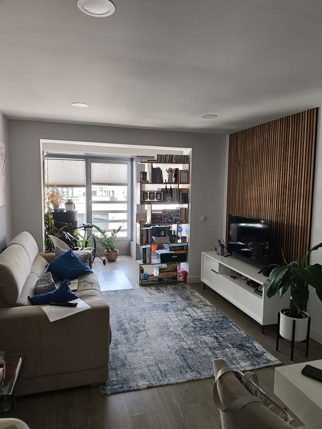 Imagem Sala de estar de apartamento t3 em Avenida Doutor Lourenço Peixinho, 284