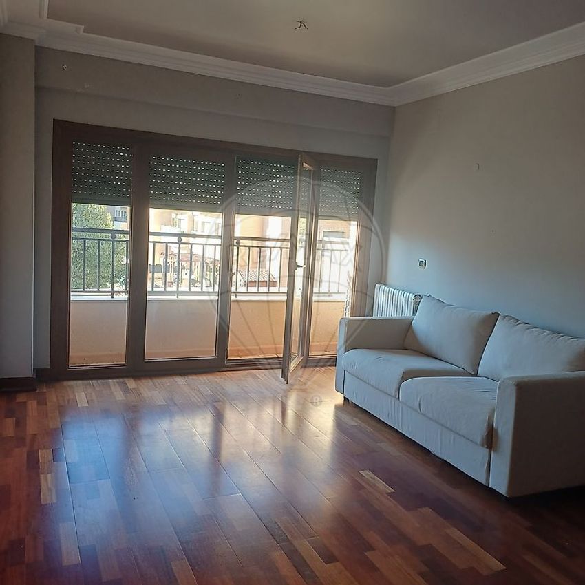 Imagem Sala de estar de apartamento t2 em Rua Diogo Cão
