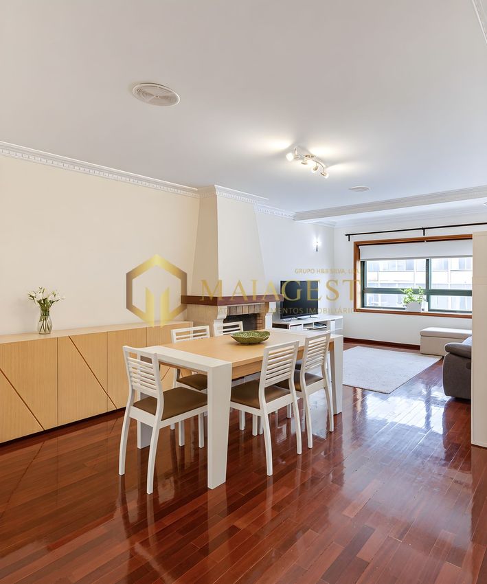 Imagem Sala de estar de apartamento t2 em Rua de Álvares Cabral