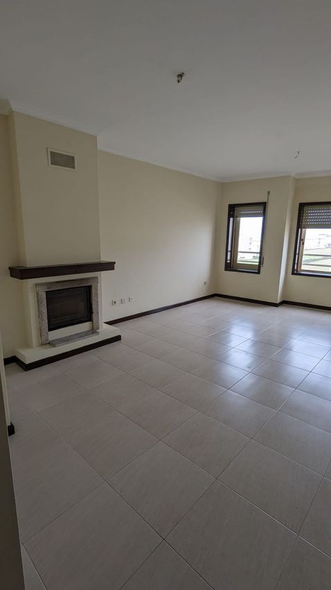 Imagem Sala de estar de apartamento t3 em Rua da Praia, 344