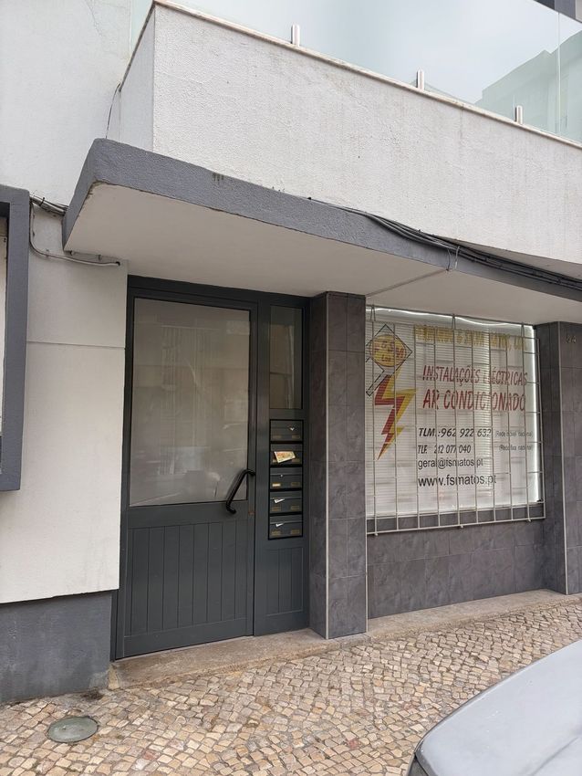 Imagem Fachada de apartamento t2 em Rua Professor Joaquim Vicente França, 54