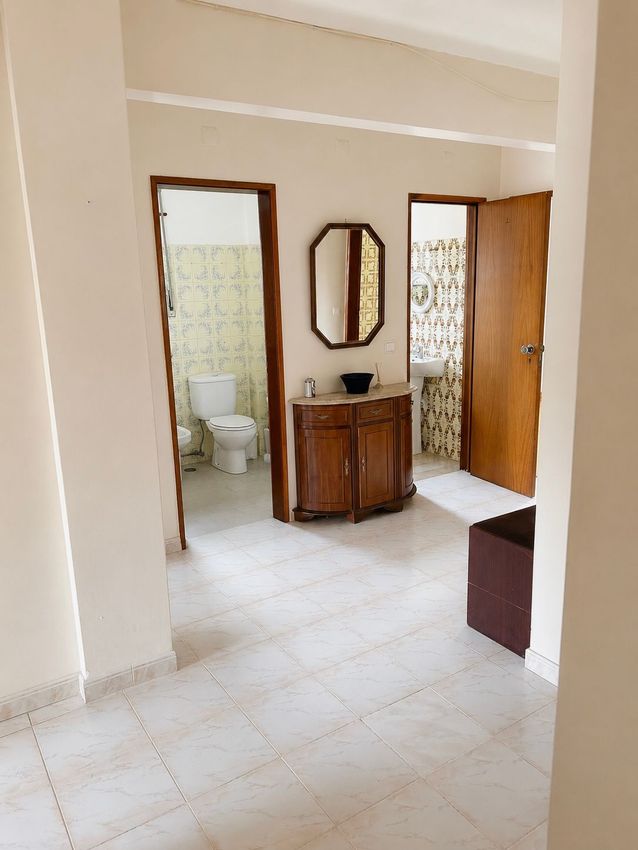 Imagem Hall de apartamento t3 em Rua Jaime Cortesão, 17
