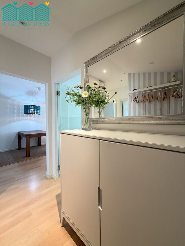 Imagem Hall de apartamento t2 em Avenida Nossa Senhora da Saúde s/n