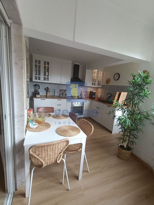 Imagem Sala de estar de apartamento t3 em Sacavém e Prior Velho