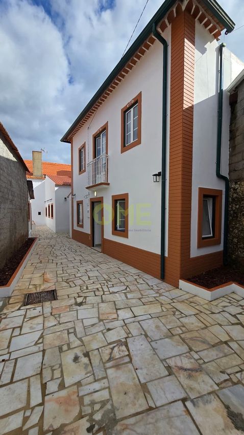Imagem Fachada de  moradia independente em Alburitel