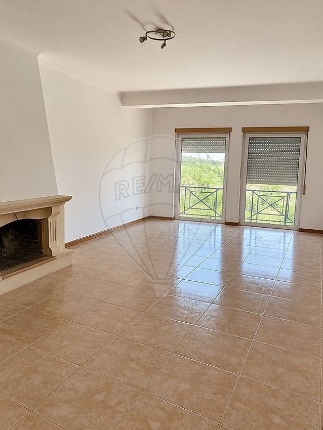 Imagem Divisão de apartamento t2 em Rua Costa Veiga, 64