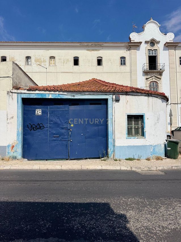 Imagem Fachada de armazém em Rua do Grilo, 118