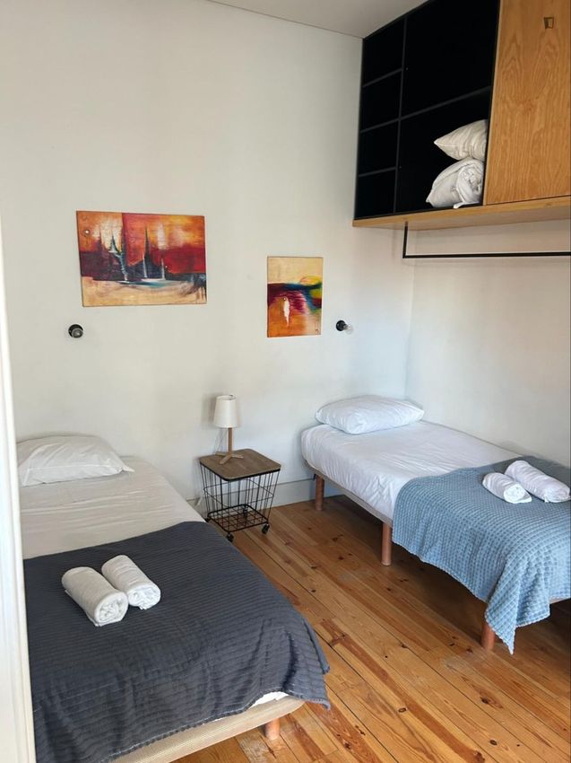 Imagem Quarto de apartamento t0 em Rua de Santo Ildefonso