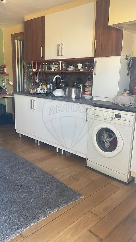 Imagem Cozinha de  moradia independente em Rua das Fontaínhas