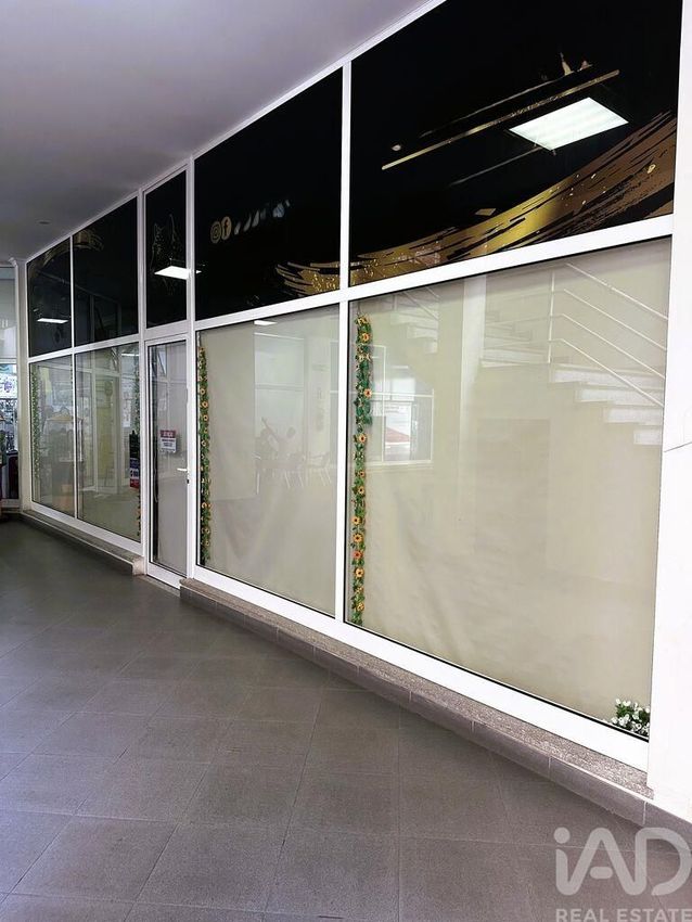 Imagem Fachada de espaço comercial em Lamego