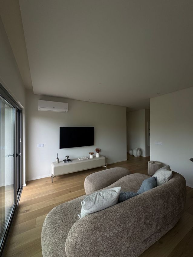 Imagem Sala de estar de apartamento t1 em Rua Margarida da Silva Cruz, 186