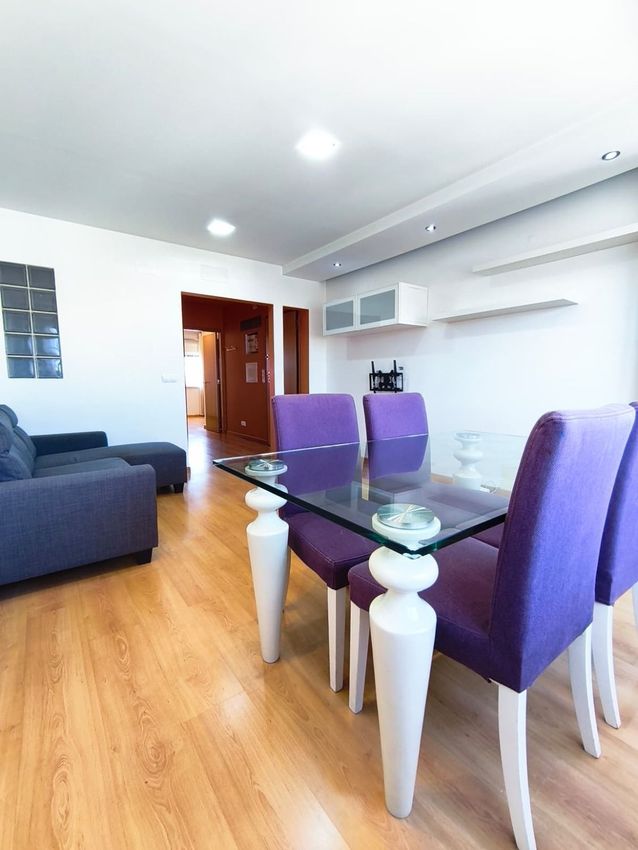 Imagem Sala de estar de apartamento t1 em Rua Professor Bernardo Costa, 3