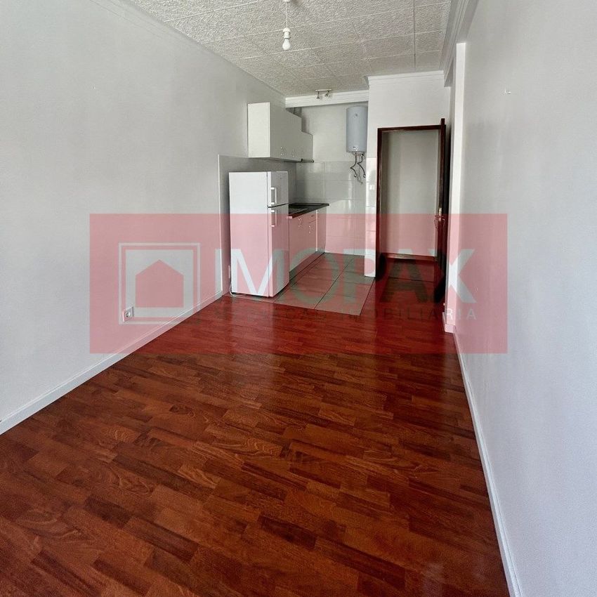 Imagem Divisão de apartamento t1 em Santiago Maior e São João Baptista