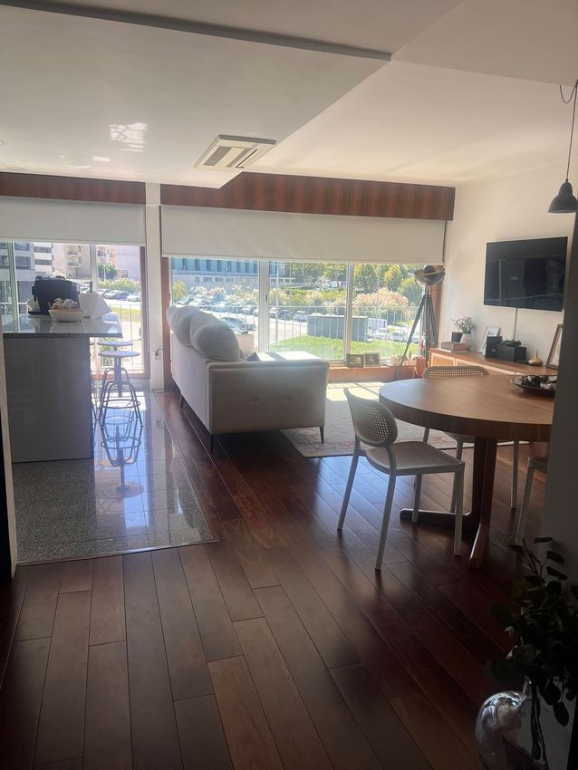 Imagem Sala de estar de duplex em Rua Bombeiros Voluntários de São Mamede de Infesta, 100