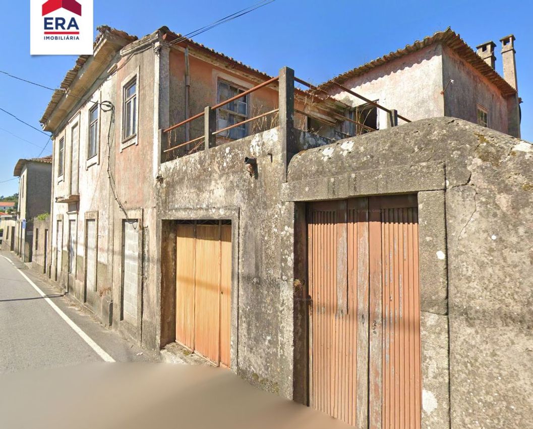 Imagem Fachada de  moradia em banda em Touguinha e Touguinhó