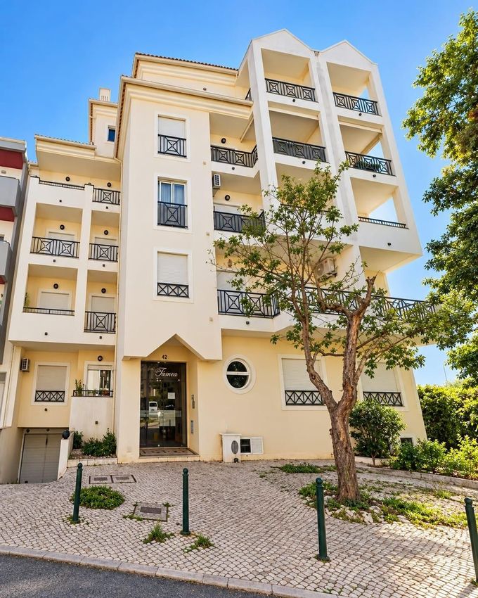 Imagem Fachada de apartamento t2 em Armação de Pêra