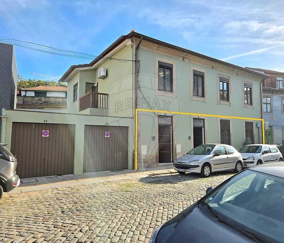 Imagem Fachada de apartamento t2 em Rua de Santa Helena