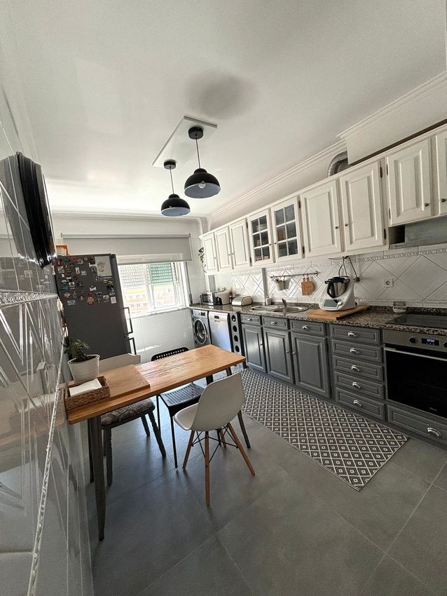 Imagem Cozinha de apartamento t3 em Praceta Graça Pina de Morais, 4