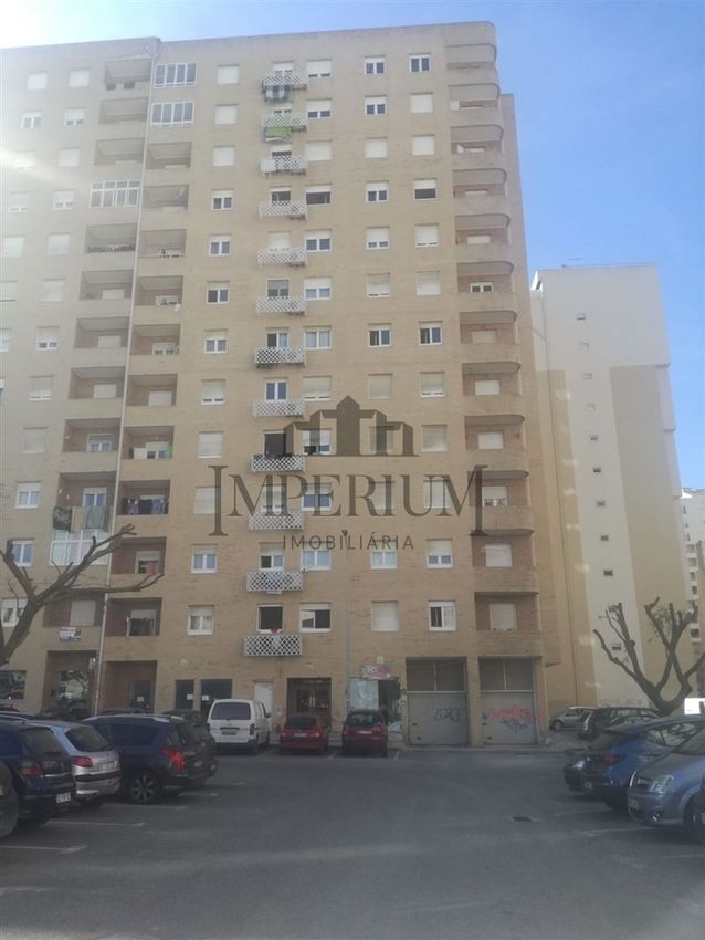 Imagem Vistas de apartamento t3 em Carregado e Cadafais