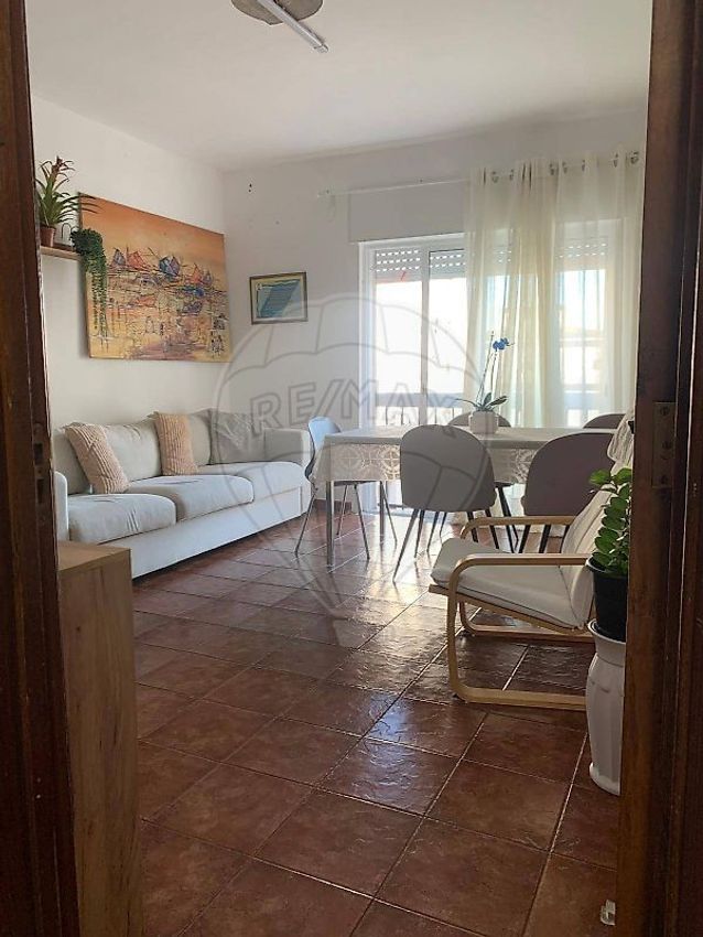 Imagem Sala de estar de apartamento t3 em Rua Fernando Pessoa