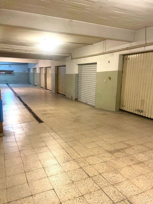 Imagem Divisão de garagem em Rua dos Eucaliptos