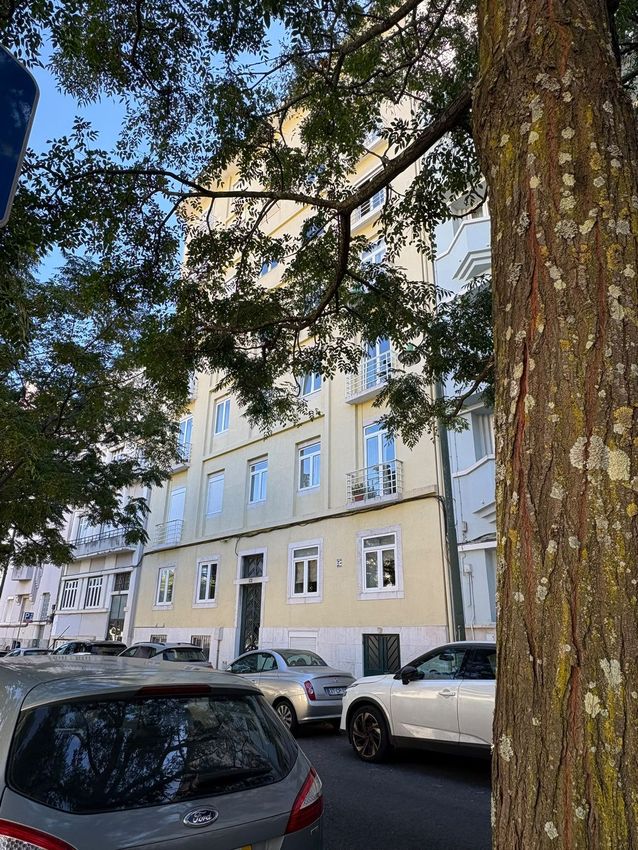 Imagem Fachada de apartamento t3 em Avenida Rovisco Pais, 20