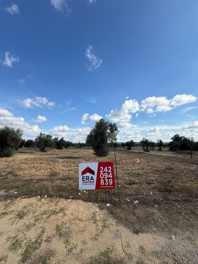 Imagem Vistas de terreno em Rua dos Seareiros, 33