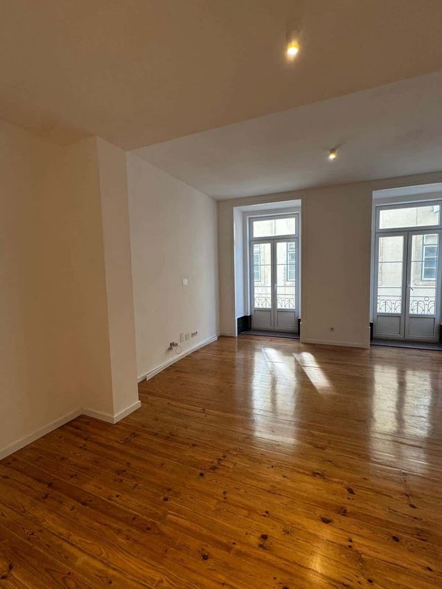 Imagem Divisão de apartamento t2 em Rua dos Correeiros, 60