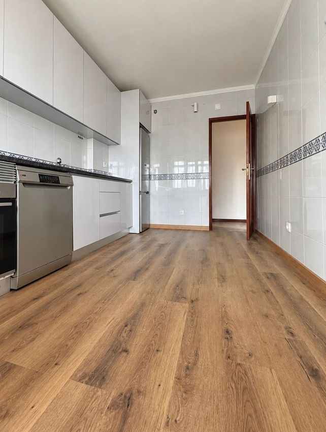 Imagem Cozinha de apartamento t3 em Rua das Mimosas, 46
