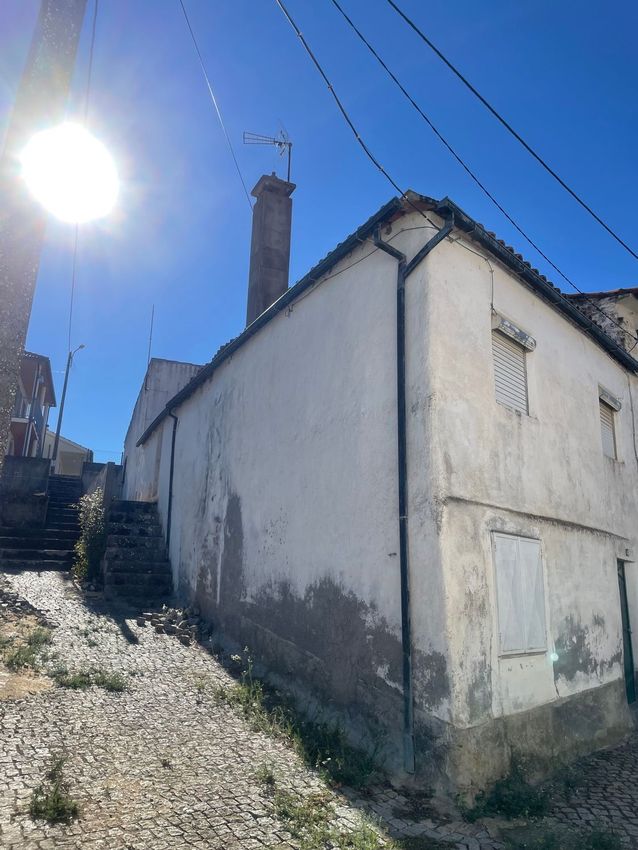 Imagem Fachada de  casa de aldeia em Bairro da Veiga
