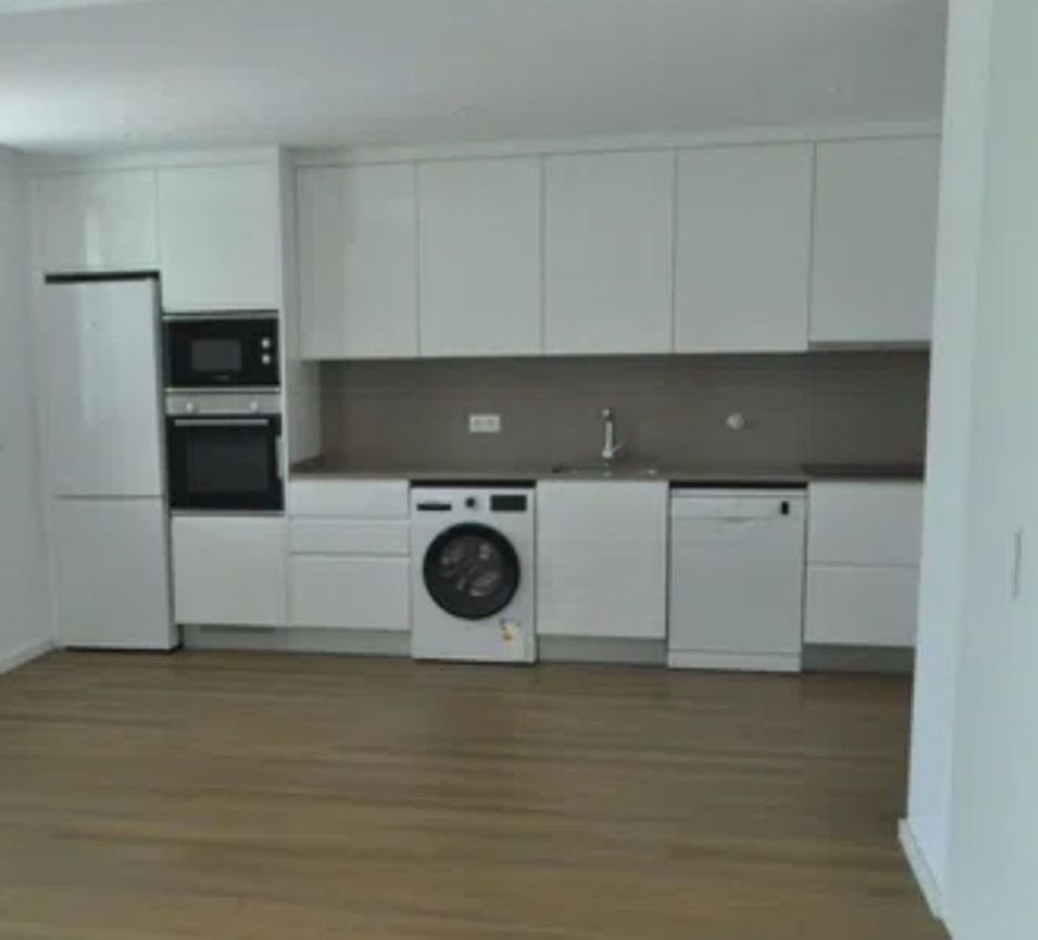 Imagem Cozinha de apartamento t2 em Travessa 1ª Rua Doutor João José Bugalho, 5