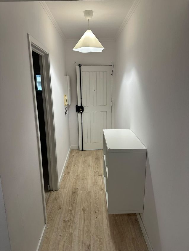 Imagem Corredor de duplex em Rua Almada Negreiros, 17