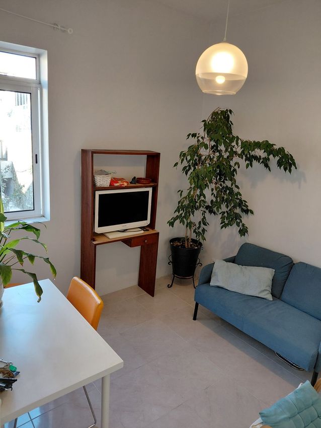 Imagem Sala de estar de apartamento t0 em Avenida de Fernão de Magalhães, 148