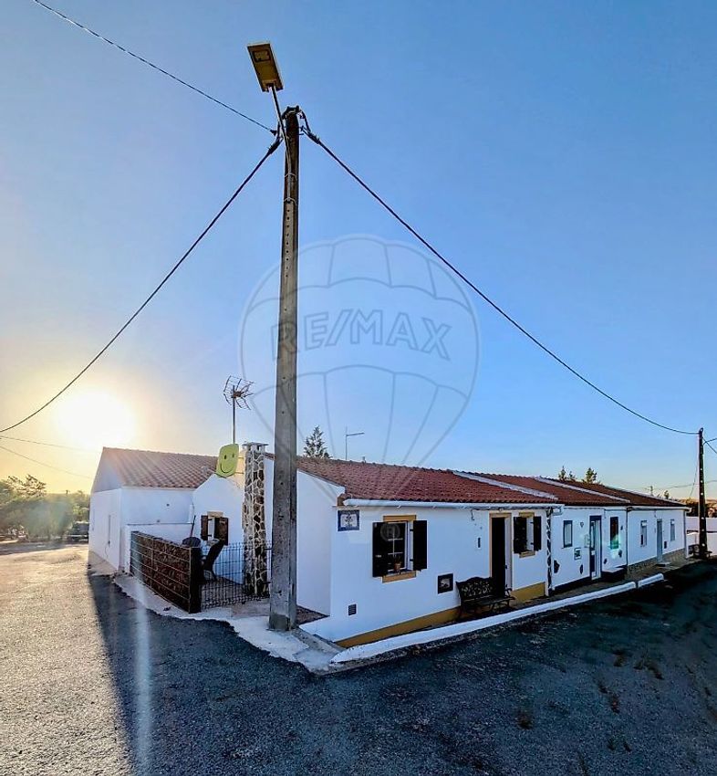 Зображення Фасад,  окремий будинок чи котедж, Santa Bárbara de Padrões
