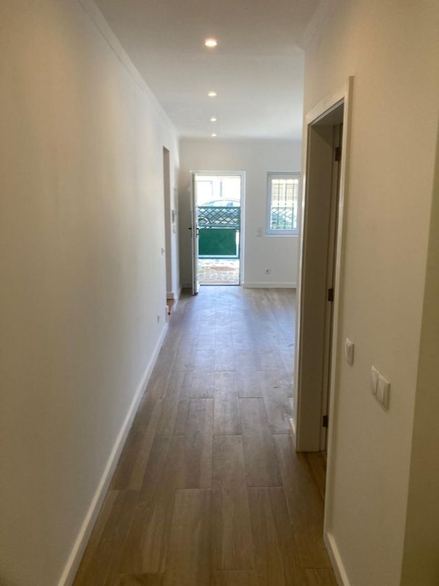 Imagem Corredor de apartamento t2 em Estrada Malveira da Serra, 1696 C