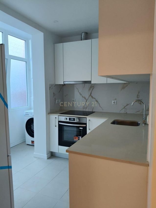 Imagem Cozinha de apartamento t2 em Rua Capitão Roby, 40