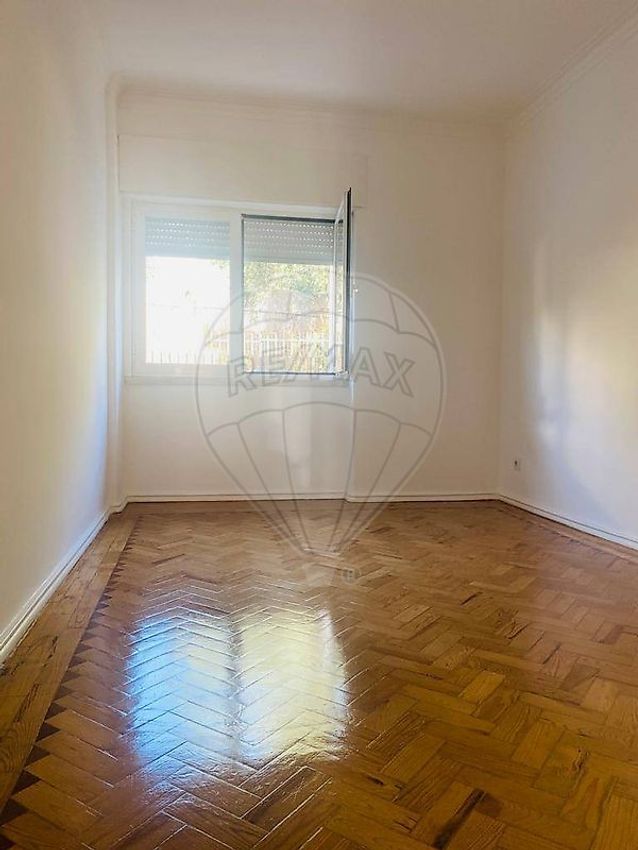 Imagem Divisão de apartamento t1 em Rua Alegre
