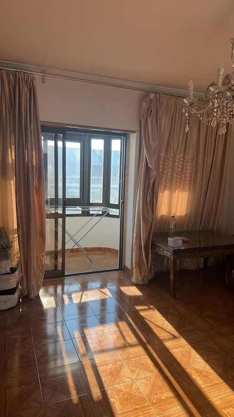 Imagem Sala de estar de apartamento t3 em Rua Luciano Cordeiro, 88
