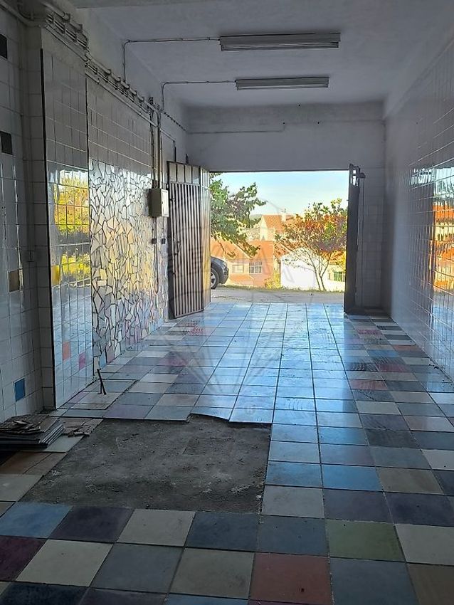Зображення гараж, Rua Dom António Prior do Crato