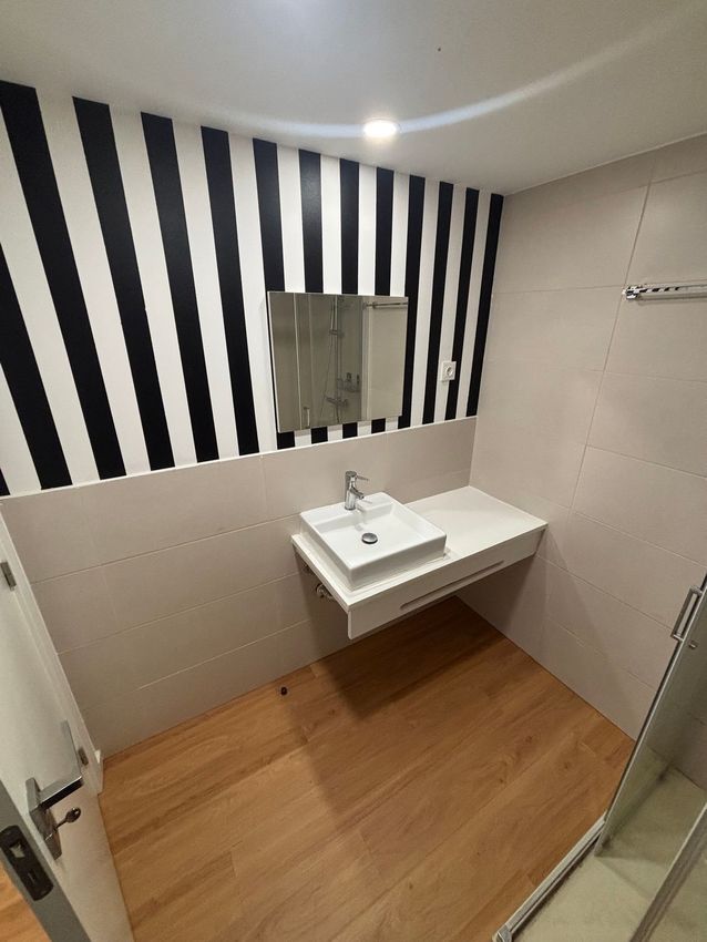 Imagem Casa de banho de  andar de moradia em Avenida Viriato, 175