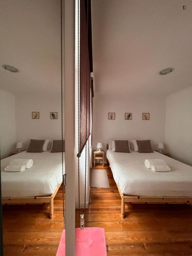 Imagem Quarto de  andar de moradia em Beco dos Birbantes